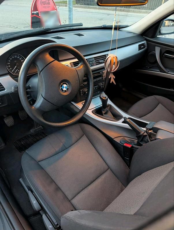 Gebraucht BMW 318 142 PS (104 kW) 2004 Blau Limousine