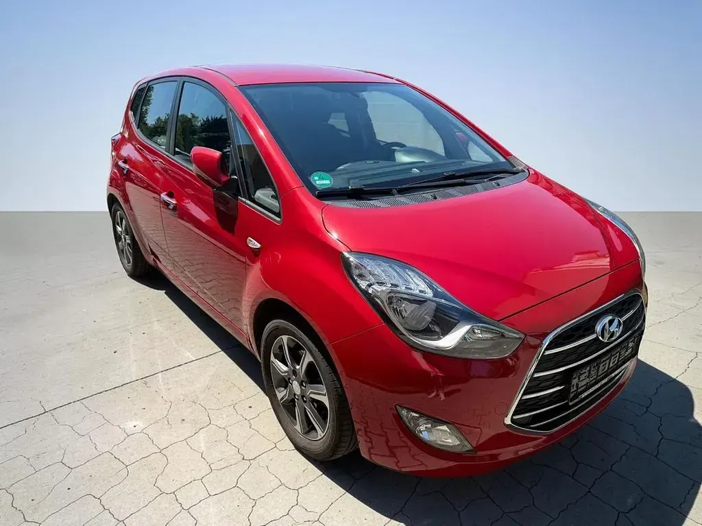 Gebraucht Hyundai ix20 Space 125 PS (91 kW) 2019 Rot Kleinwagen