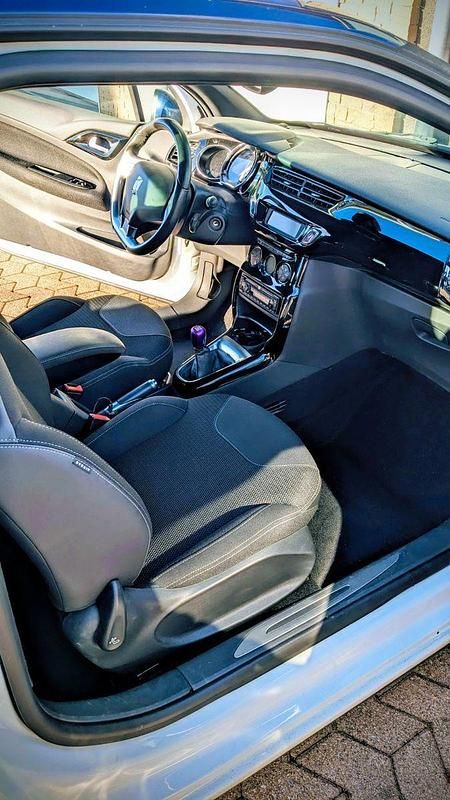 Gebraucht Citroën DS3 So Chic 120 PS (88 kW) 2013 Weiß Kleinwagen