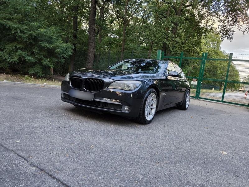 Gebraucht BMW 740 Performance 306 PS (225 kW) 2010 Grau Limousine