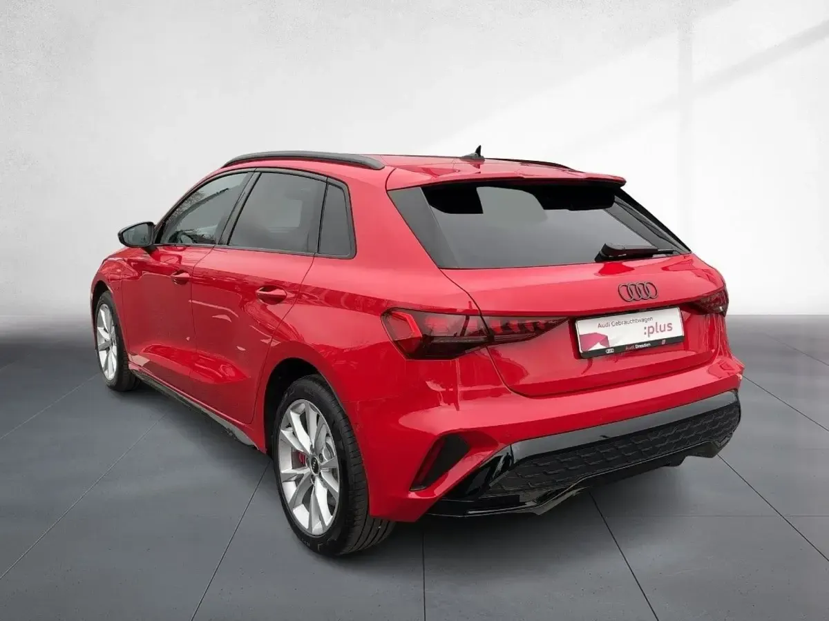 Gebraucht Audi A3 Sportback e-tron S-Line 272 PS (200 kW) 2025 Progressivrot metallic Kleinwagen