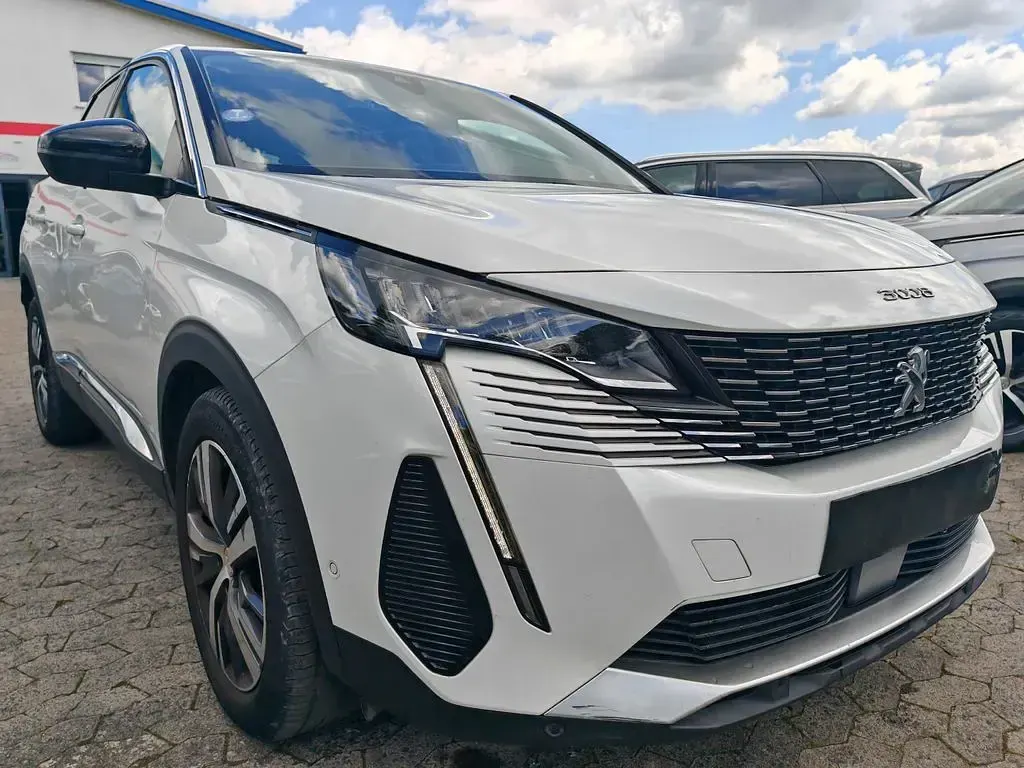 Gebraucht Peugeot 3008 Allure 131 PS (96 kW) 2022 Weiß SUV