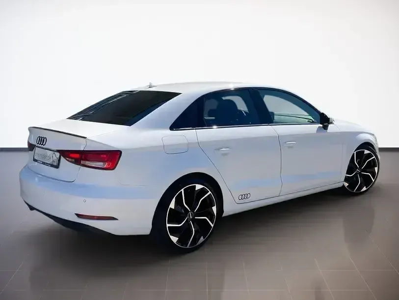 Gebraucht Audi A3 Sport 116 PS (85 kW) 2018 Weiß Limousine