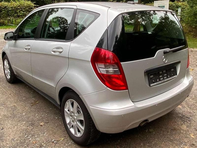 Gebraucht Mercedes A160 Elegance 95 PS (69 kW) 2009 Silber Limousine