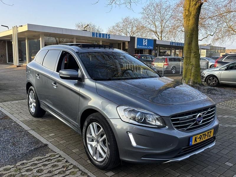 Grau Gebraucht 2017 Volvo XC60 Summum SUV | 15.900 € (Teuer) - Bild 1/4