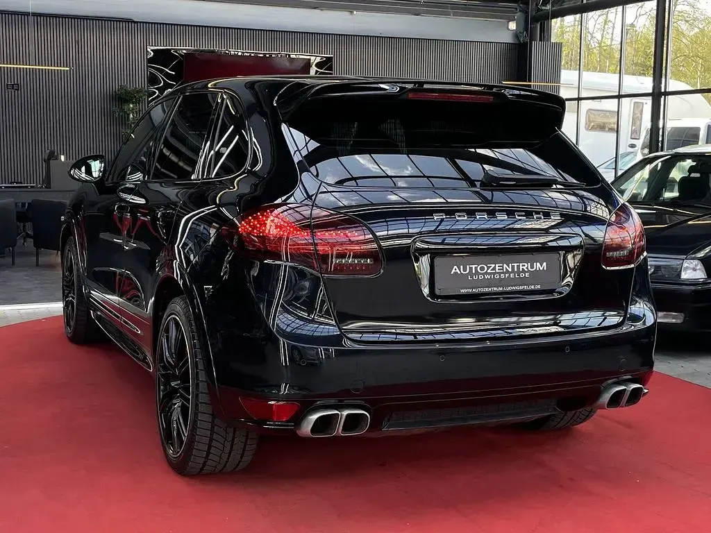 Gebraucht Porsche Cayenne Turbo 540 PS (397 kW) 2012 Schwarz SUV
