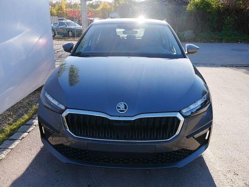 Neu Skoda Scala Selection 150 PS (110 kW) 2026 Grau Kleinwagen