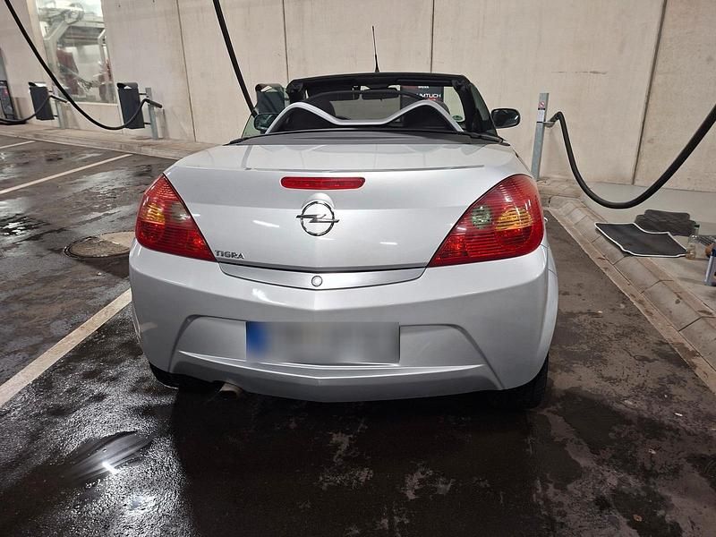 Gebraucht Opel Tigra 90 PS (66 kW) 2007 Grau Cabrio