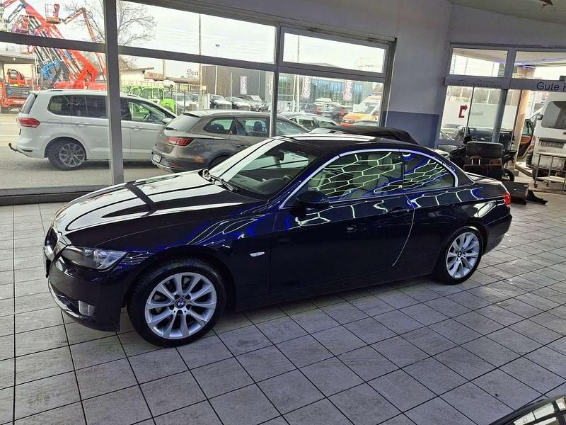 Gebraucht BMW 320 Cabriolet 177 PS (130 kW) 2009 Blau Cabrio