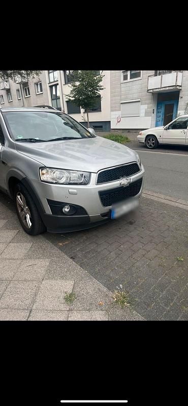 Silber Gebraucht 2012 Chevrolet Captiva SUV | 9.300 € - Bild 1/4