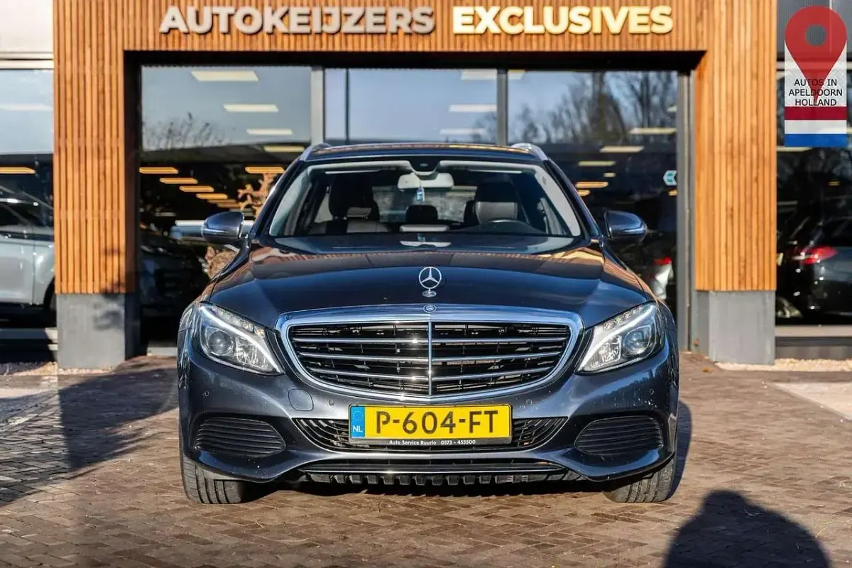 Gebraucht Mercedes C180 Prestige 156 PS (114 kW) 2015 Grau Kombi