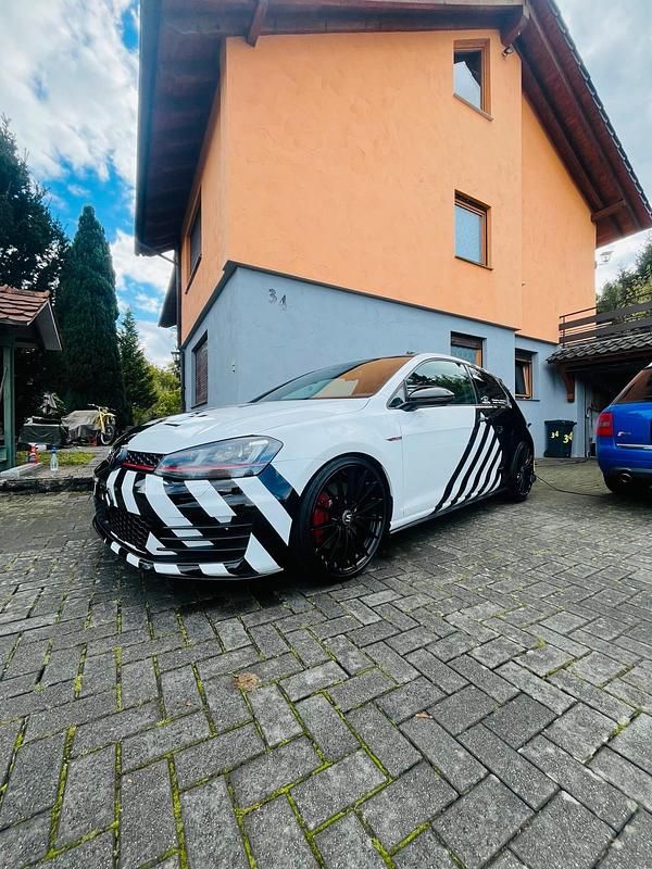 Schwarz Gebraucht 2014 VW Golf VII GTI Kleinwagen | 15.600 € (Fairer Preis) - Bild 1/4