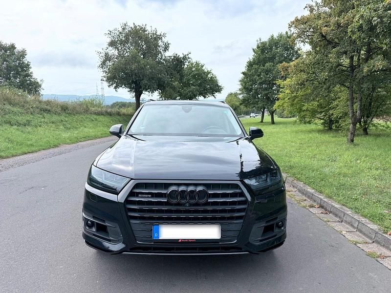 Blau Gebraucht 2017 Audi Q7 SUV | 26.499 € (Superpreis) - Bild 1/4