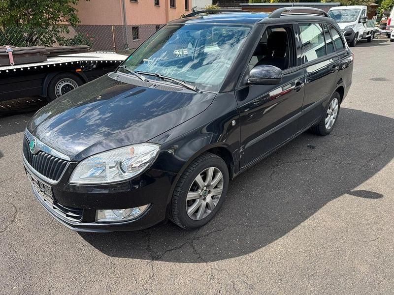 Cerna magic/black magic Gebraucht 2011 Skoda Fabia Ambiente Kombi | 1.200 € (Superpreis) - Bild 1/4
