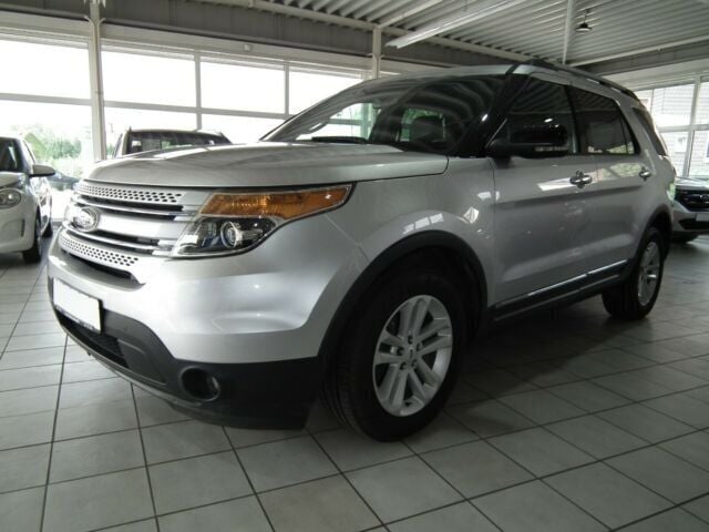 Silber metallic Gebraucht 2013 Ford Explorer XLT SUV | 19.990 € - Bild 1/4