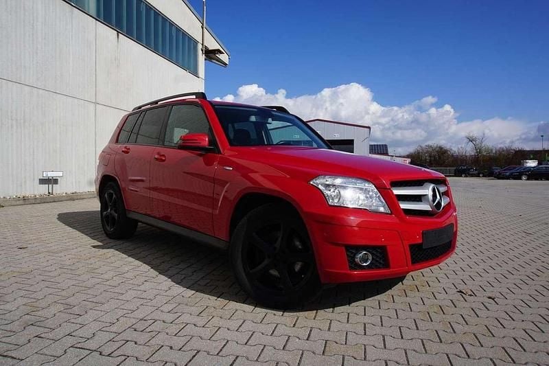Gebraucht Mercedes GLK250 204 PS (150 kW) 2011 Feueropal  unilack SUV