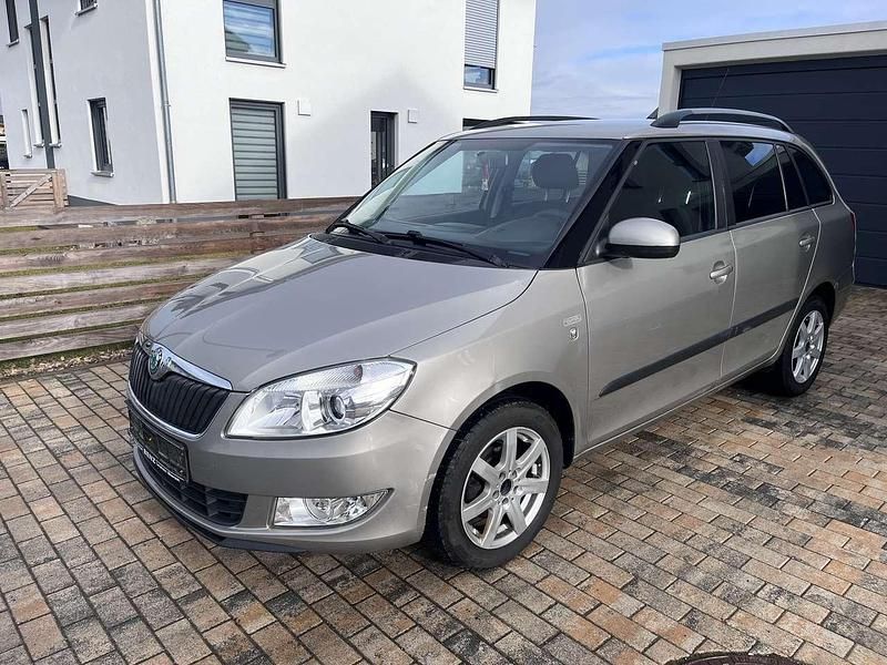 Gebraucht Skoda Fabia Family 105 PS (77 kW) 2012 Beige Kombi