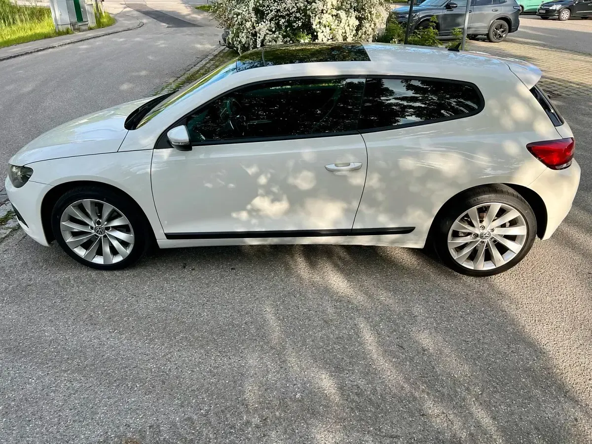 Gebraucht VW Scirocco 160 PS (117 kW) 2009 Weiß Coupé