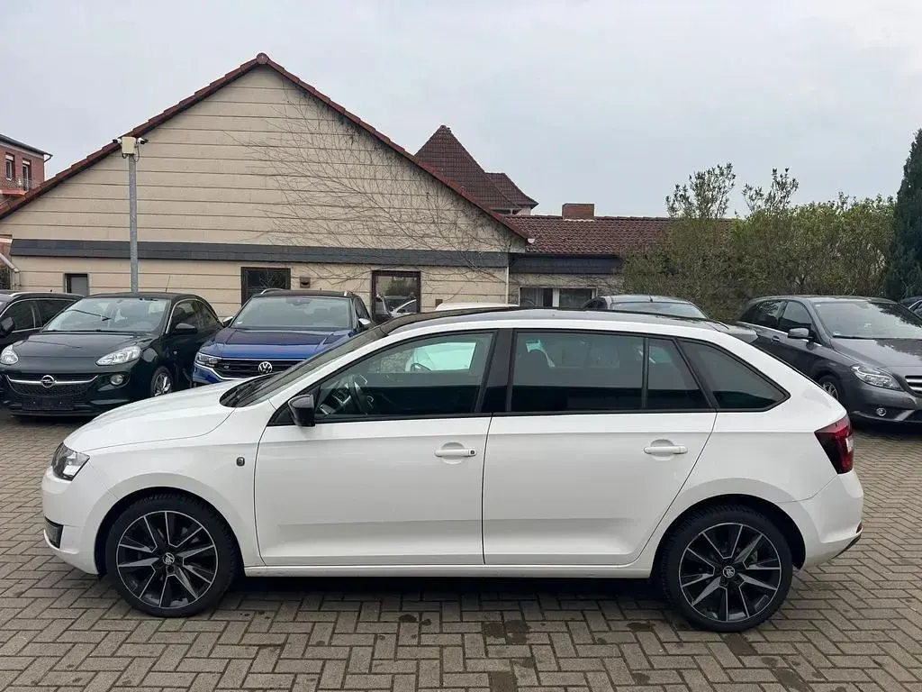 Gebraucht Skoda Rapid Active 105 PS (77 kW) 2014 Weiß Kleinwagen