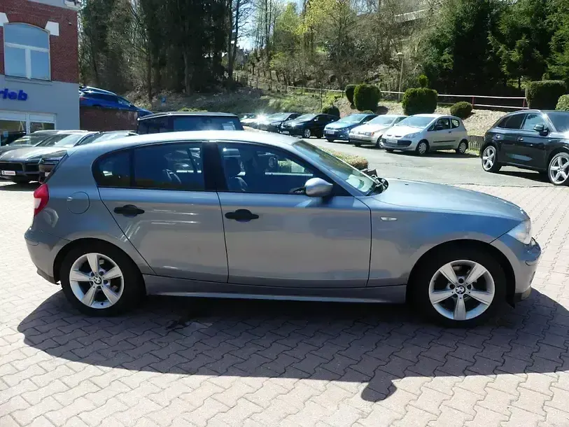 Gebraucht BMW 118 129 PS (94 kW) 2005 Grau Kleinwagen