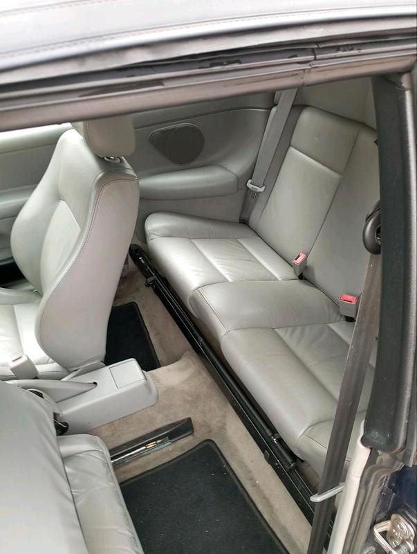 Second-hand VW Golf 110 CP (80 kW) 2004 Albastru Cabrio