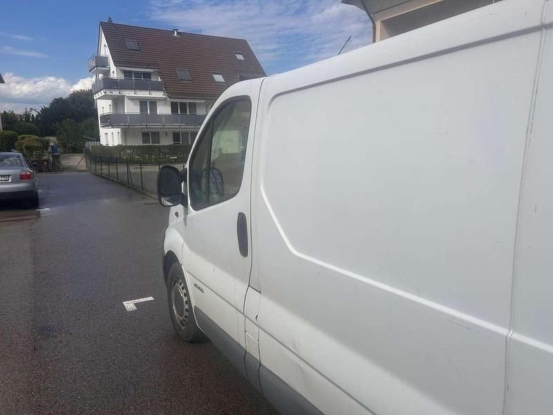 Weiß Gebraucht 2006 Renault Trafic Van | 3.200 € - Bild 1/4