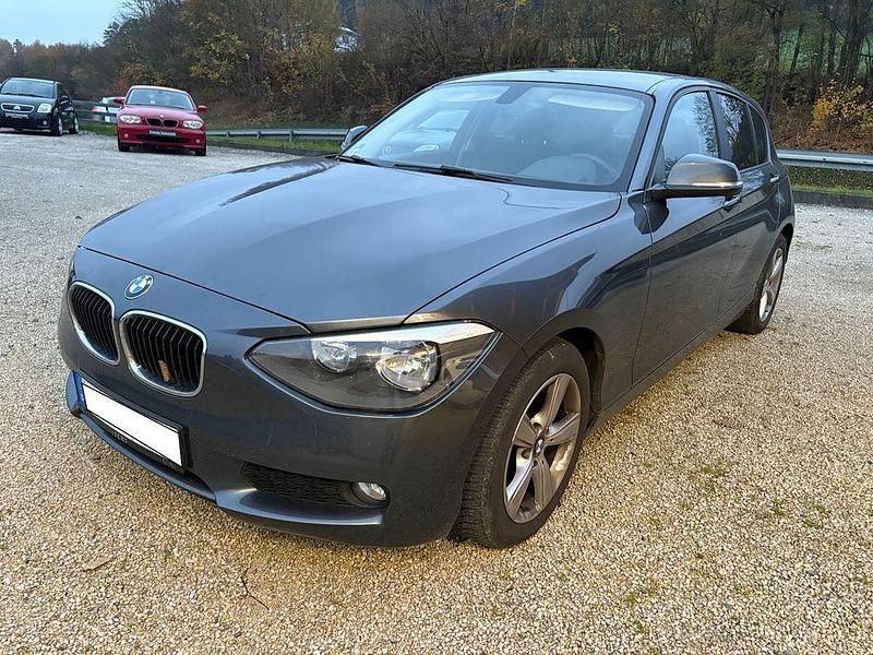 Grau Gebraucht 2012 BMW 116 Kleinwagen | 6.950 € (Etwas zu teuer) - Bild 1/4