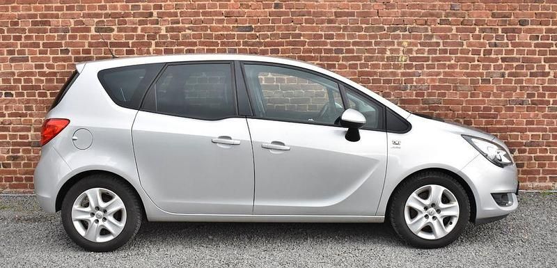 Gebraucht Opel Meriva 95 PS (69 kW) 2015 Silber Van / Kleinbus