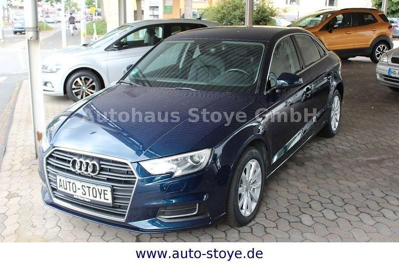 Blau Gebraucht 2017 Audi A3 Design Limousine | 16.999 € (Guter Preis) - Bild 1/4