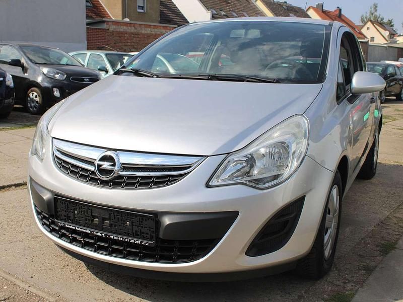 Gebraucht Opel Corsa Selection 69 PS (50 kW) 2013 Silber Kleinwagen