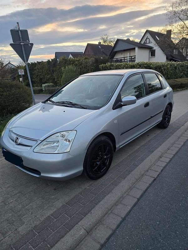 Second-hand Honda Civic 66 CP (48 kW) 2003 Gri Hatchback