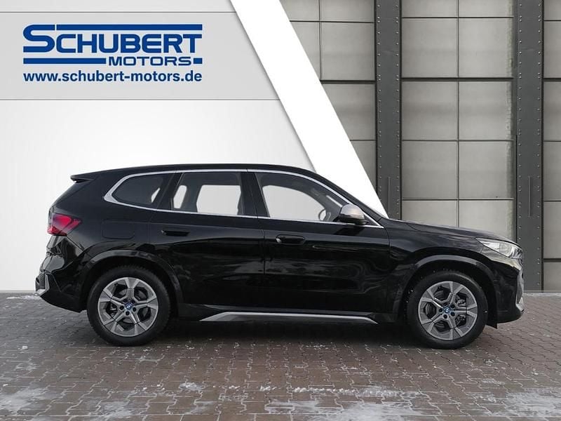 Gebraucht BMW iX1 xLine 230 kW (313 PS) 2023 Schwarz 2 SUV
