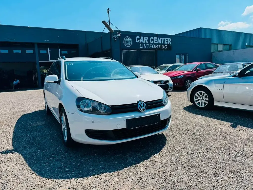 Gebraucht VW Golf VII Trendline 105 PS (77 kW) 2012 Weiß Kombi