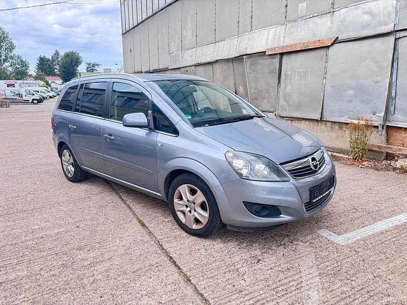 Grau Gebraucht 2011 Opel Zafira Van / Kleinbus | 4.990 € (Fairer Preis) - Bild 1/4