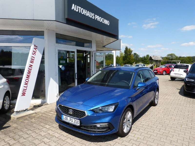 Sapphire blau metallic Gebraucht 2024 Seat Leon Style Kombi | 33.800 € - Bild 1/4