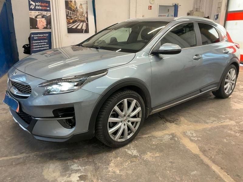 Grau Gebraucht 2020 Kia XCeed Vision SUV | 15.300 € (Superpreis) - Bild 1/4