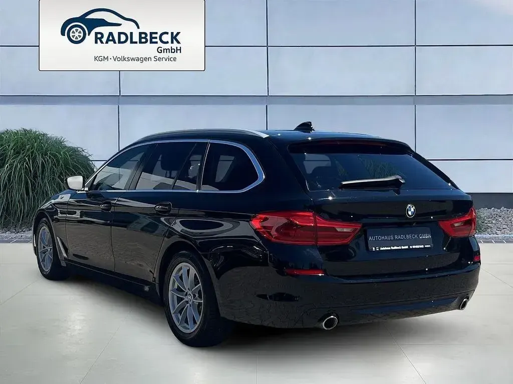 Gebraucht BMW 520 Sport Line 190 PS (139 kW) 2018 Schwarz Kombi