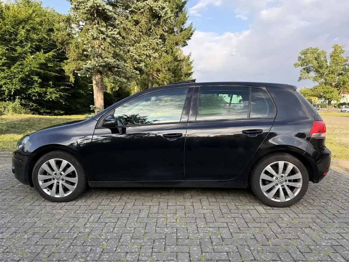 Gebraucht VW Golf VI Style 122 PS (89 kW) 2011 Schwarz Kleinwagen
