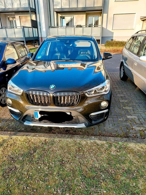 Braun Gebraucht 2019 BMW X1 SUV | 18.700 € (Fairer Preis) - Bild 1/4