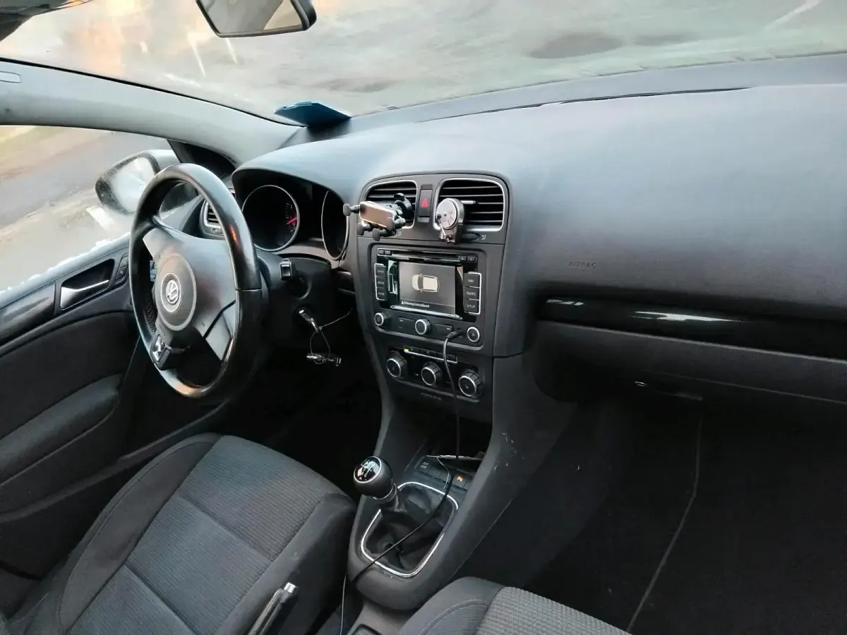 Gebraucht VW Golf VI 122 PS (89 kW) 2010 Silber Kleinwagen