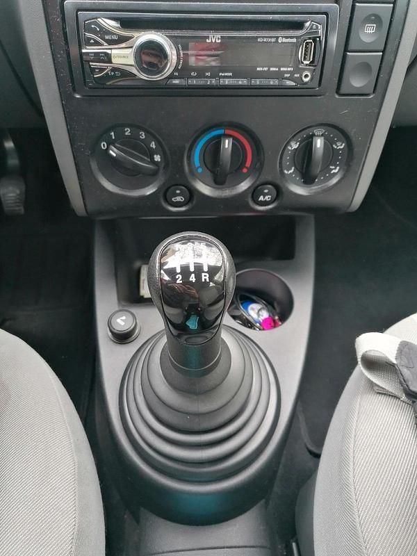 Second-hand Ford Fusion 80 CP (58 kW) 2003 Andere farben Hatchback