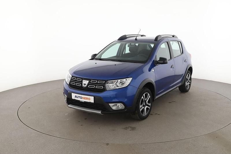 Blau Gebraucht 2020 Dacia Sandero Celebration Kleinwagen | 11.810 € (Fairer Preis) - Bild 1/4