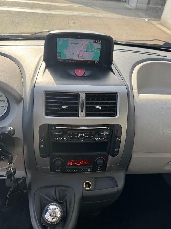 Gebraucht Peugeot TePee 163 PS (119 kW) 2011 Van / Kleinbus