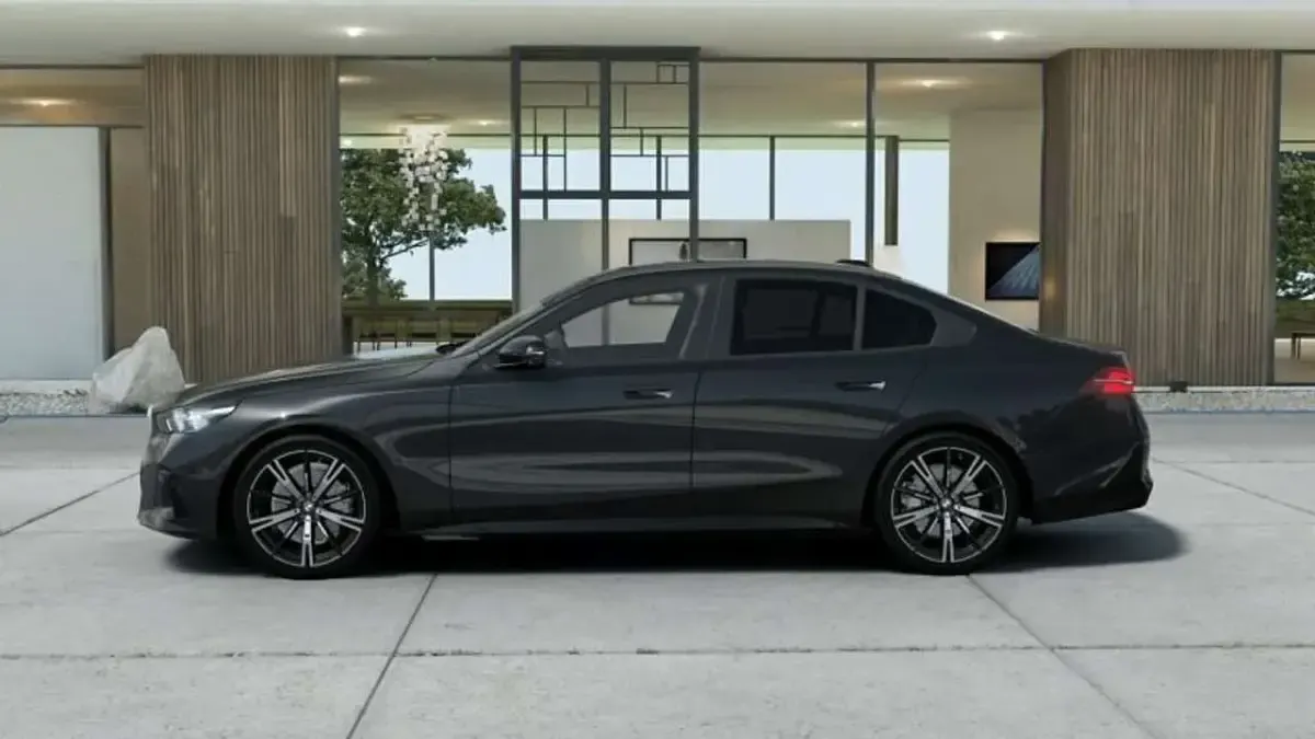Neu BMW 520 M Sport 197 PS (144 kW) 2026 Grau Limousine