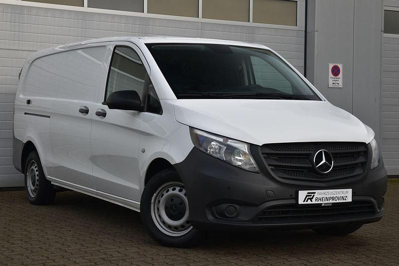 Weiß Gebraucht 2024 Mercedes Vito Van | 29.999 € (Fairer Preis) - Bild 1/4