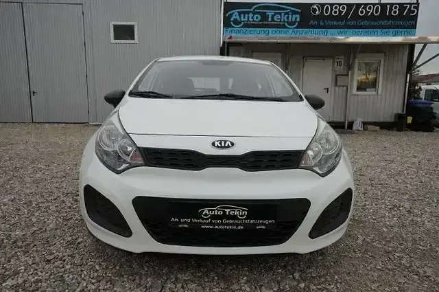 Gebraucht Kia Rio 86 PS (63 kW) 2014 (ud) clear white Limousine