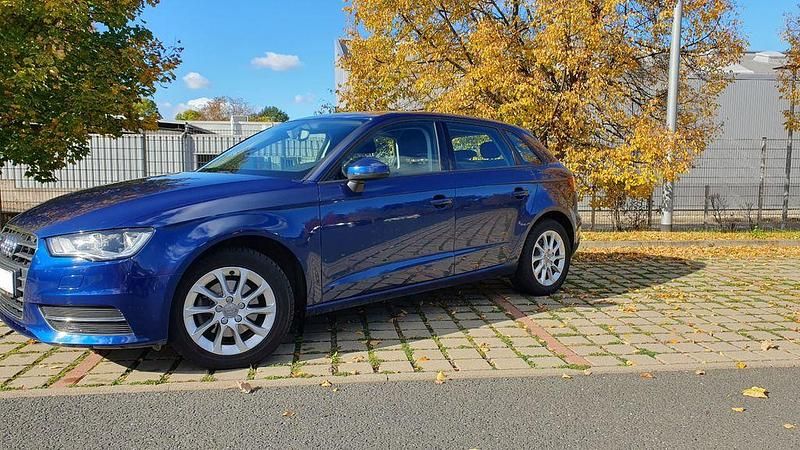 Gebraucht Audi A3 110 PS (80 kW) 2014 Blau Limousine