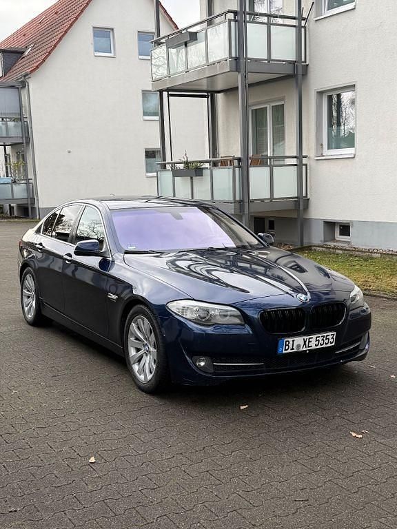 Blau Gebraucht 2010 BMW 530 M Sport Limousine | 9.000 € (Superpreis) - Bild 1/4