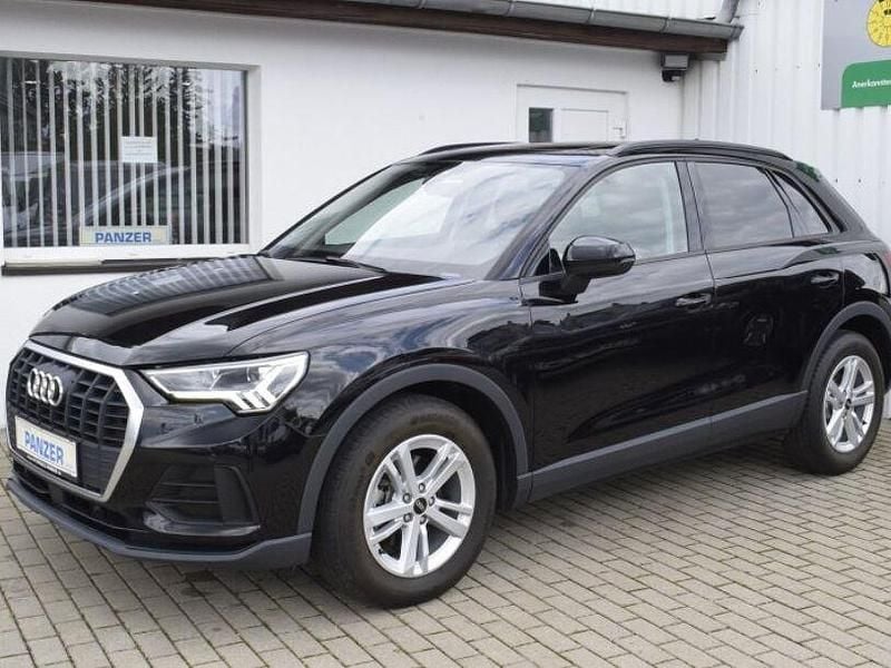 Schwarz Gebraucht 2022 Audi Q3 Ambiente SUV | 28.990 € (Superpreis) - Bild 1/4