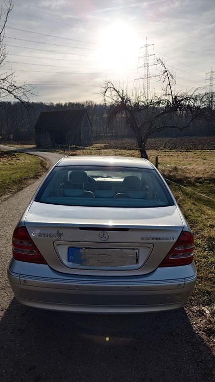 Gebraucht Mercedes C200 Elegance 163 PS (119 kW) 2002 Grau Limousine